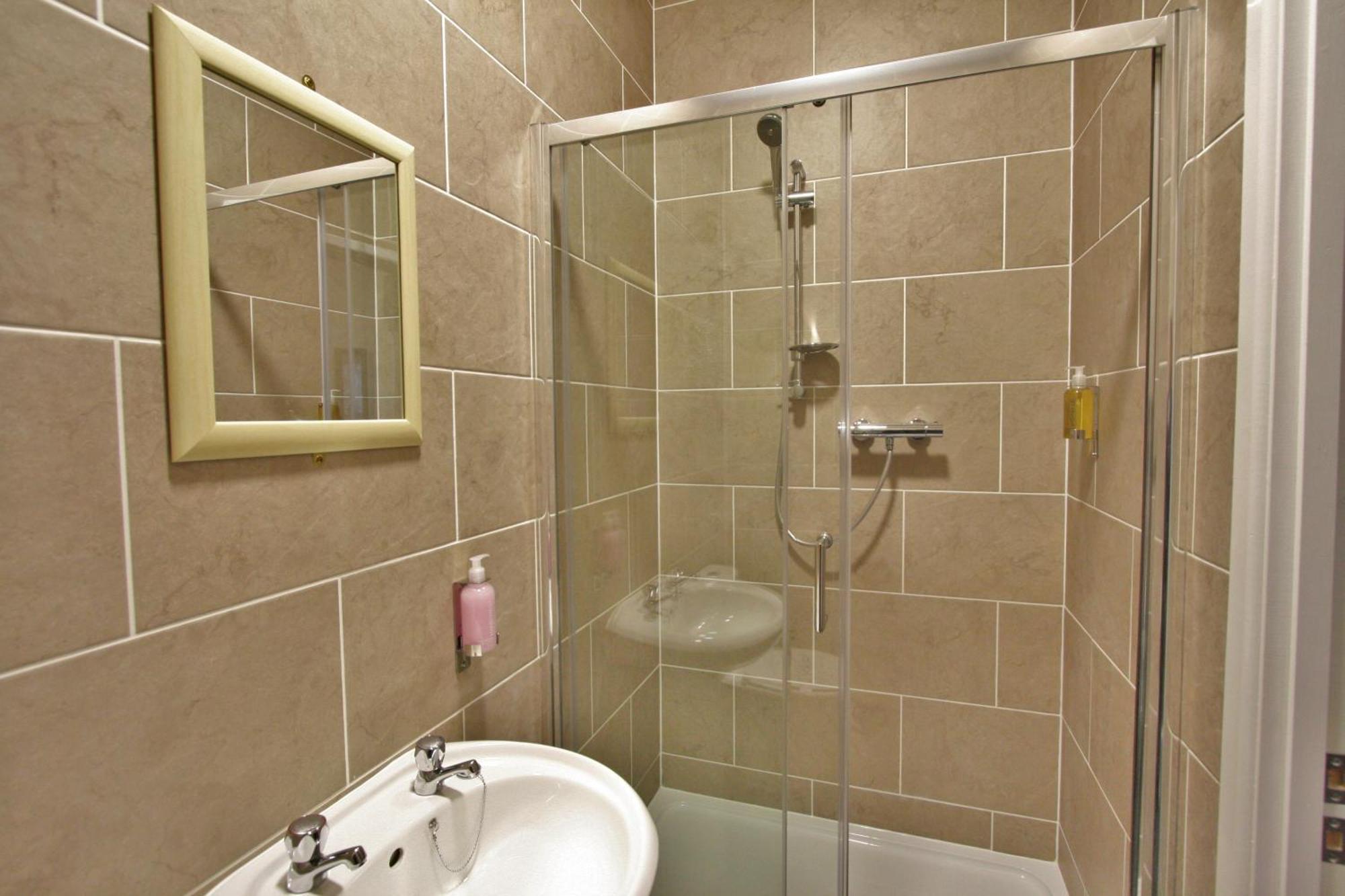 Central Hotel Gloucester By Roomsbooked מראה חיצוני תמונה